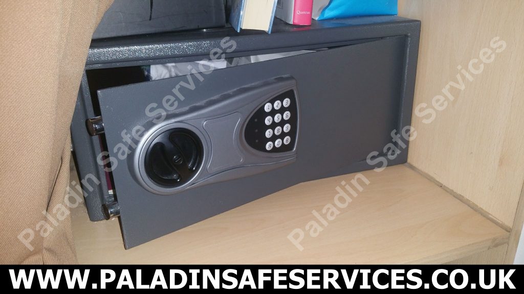 Screwfix Safe Flat Batteries Lost Keys Paladin Safe Services
