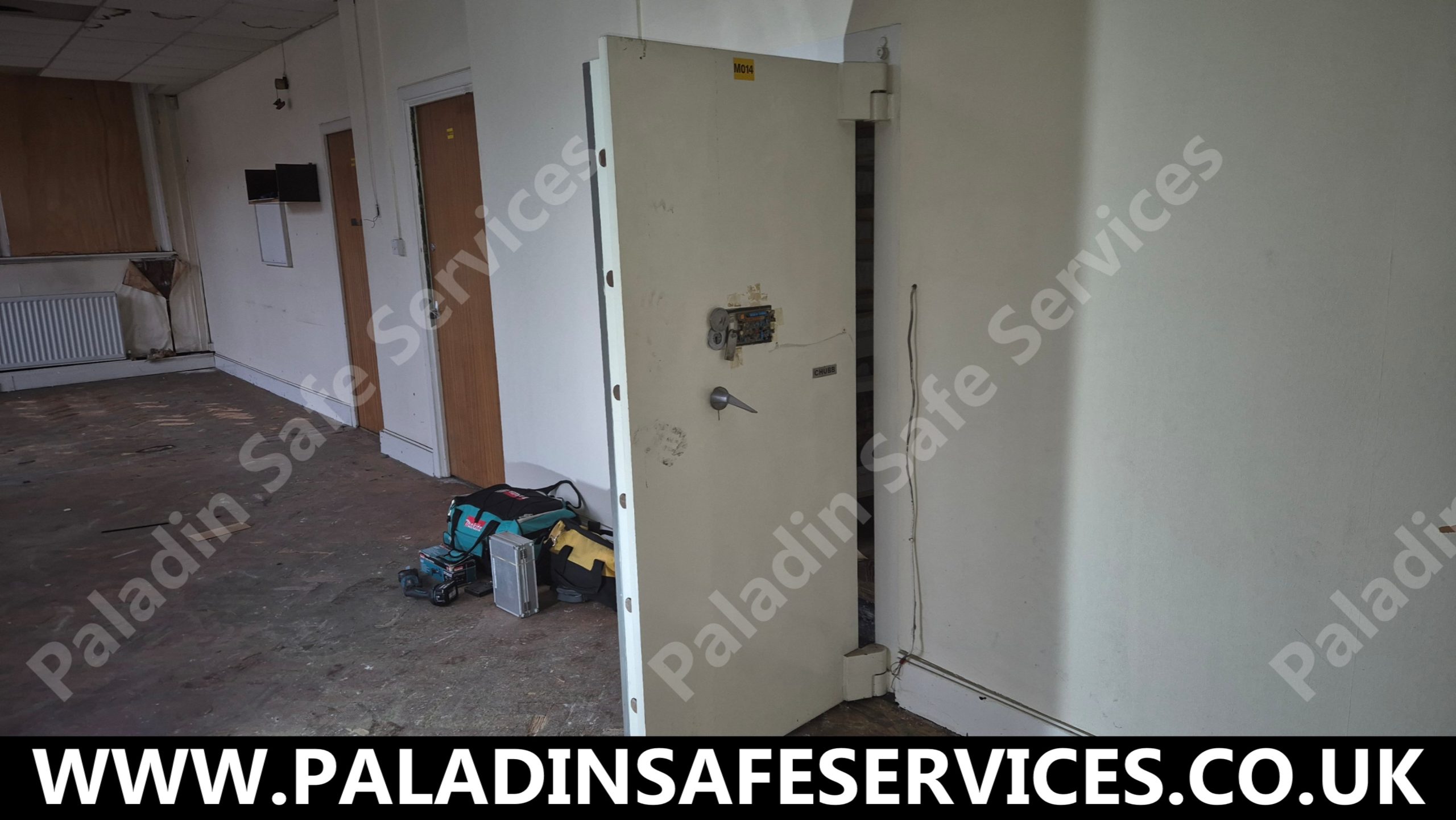 Chubb Vault opening - Safecracker In Liverpool